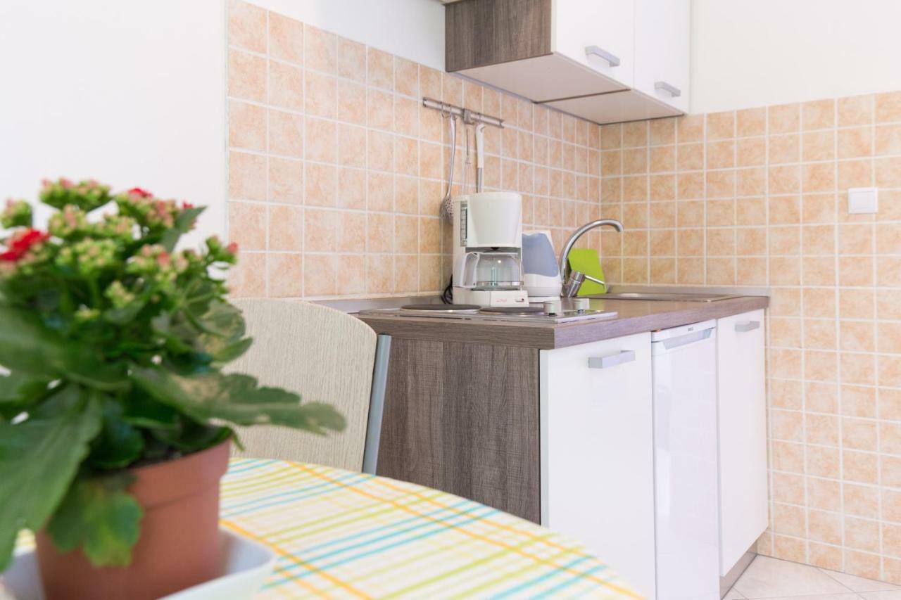 Apartments Karen Krk Town Luaran gambar