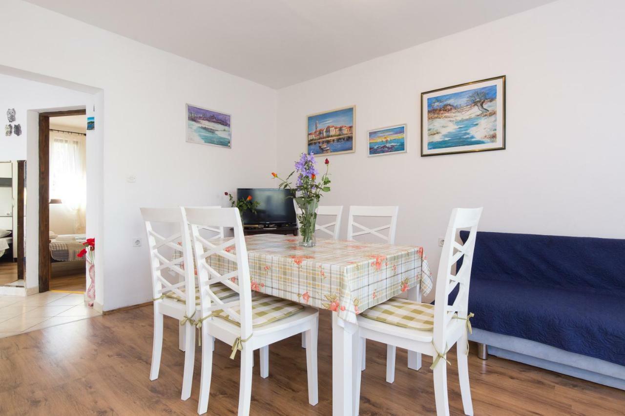 Apartments Karen Krk Town Luaran gambar