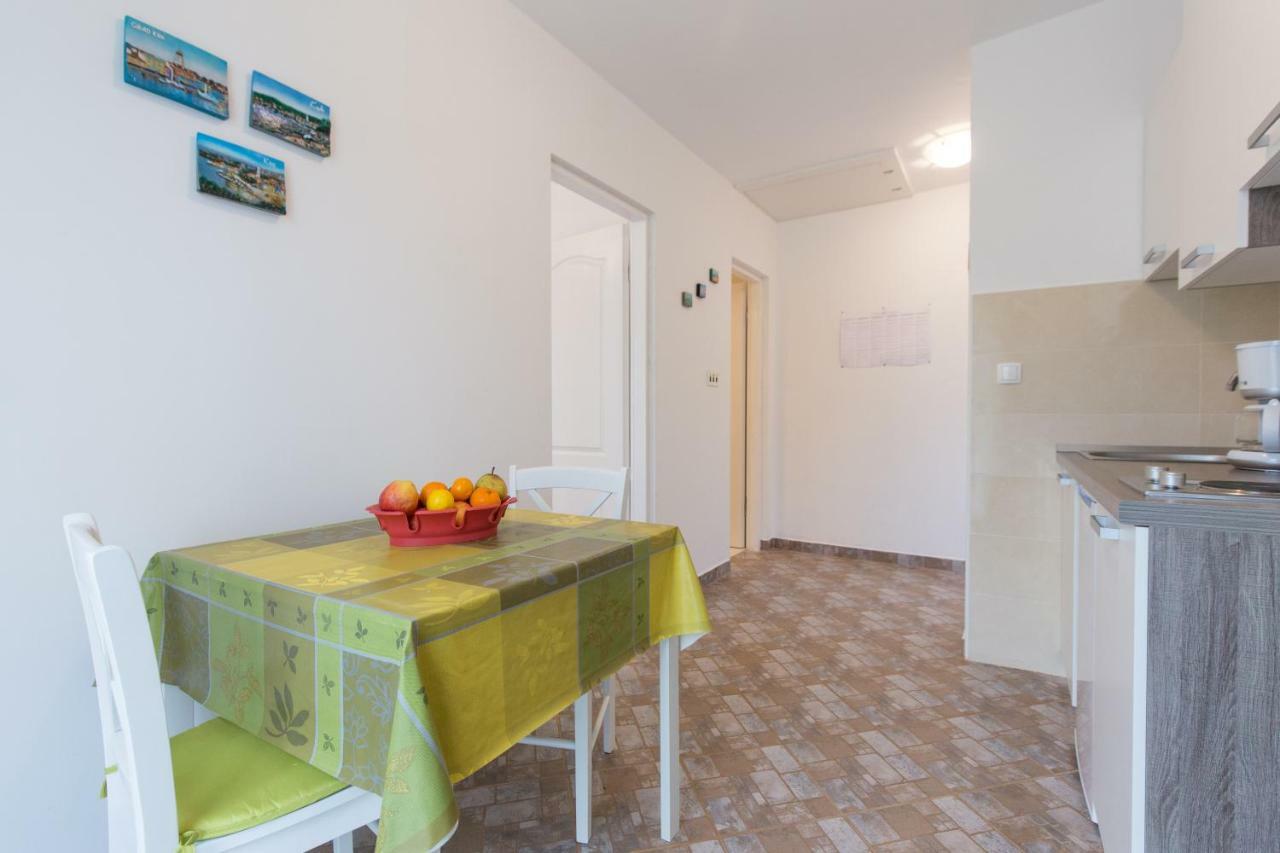 Apartments Karen Krk Town Luaran gambar