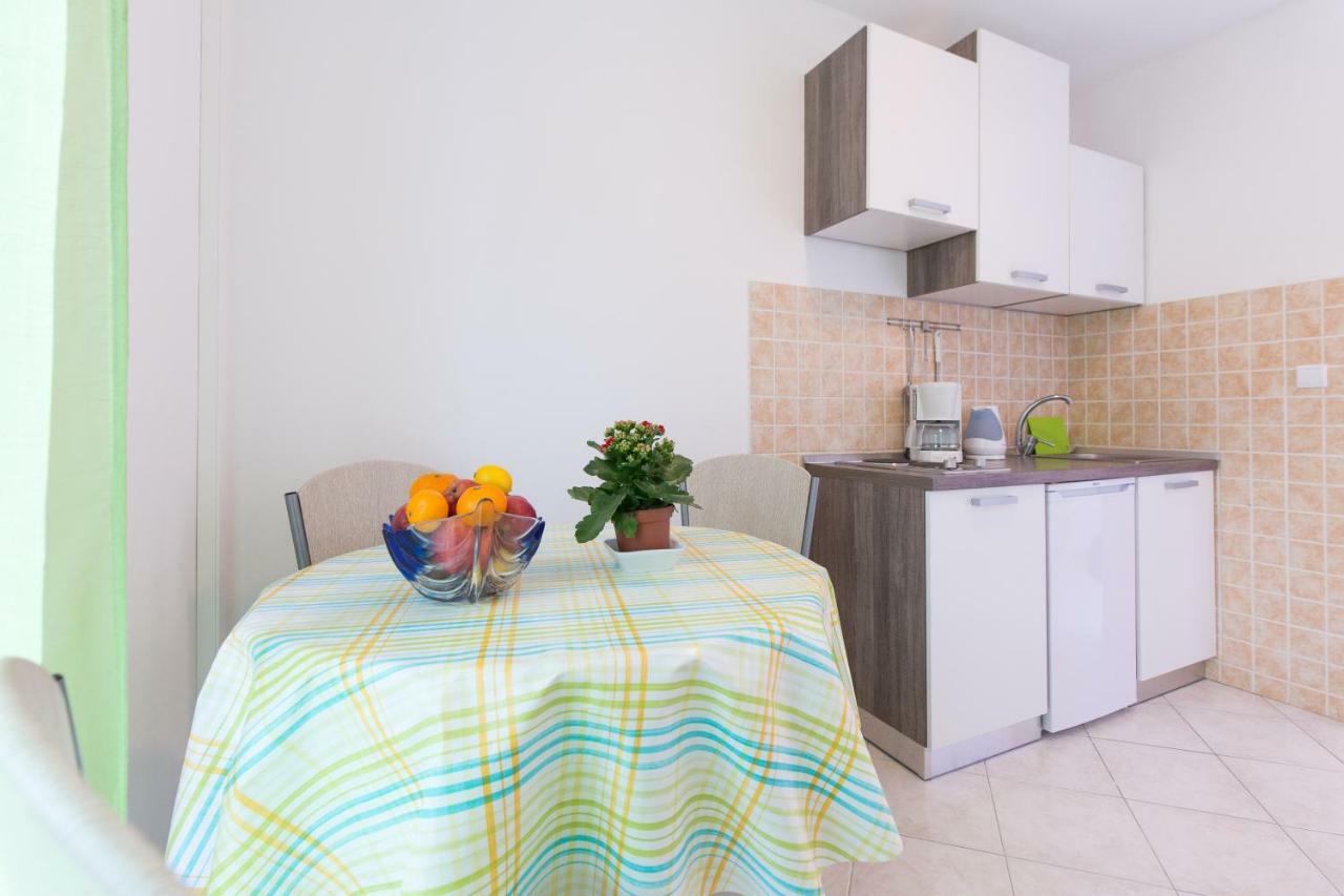 Apartments Karen Krk Town Luaran gambar