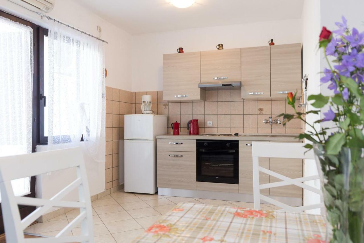 Apartments Karen Krk Town Luaran gambar