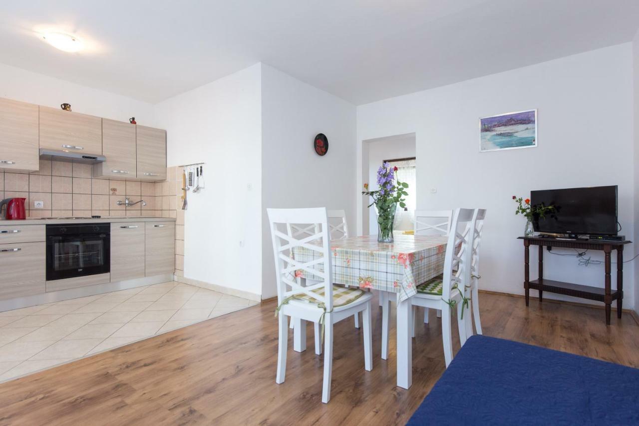 Apartments Karen Krk Town Luaran gambar