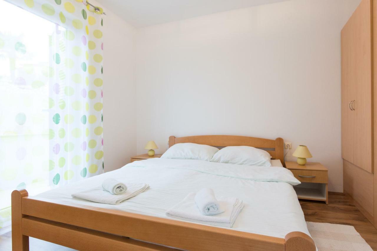 Apartments Karen Krk Town Luaran gambar