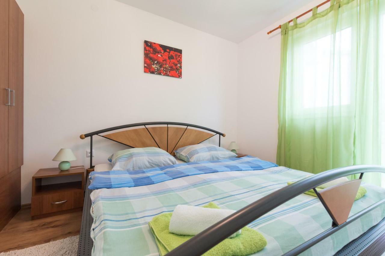Apartments Karen Krk Town Luaran gambar