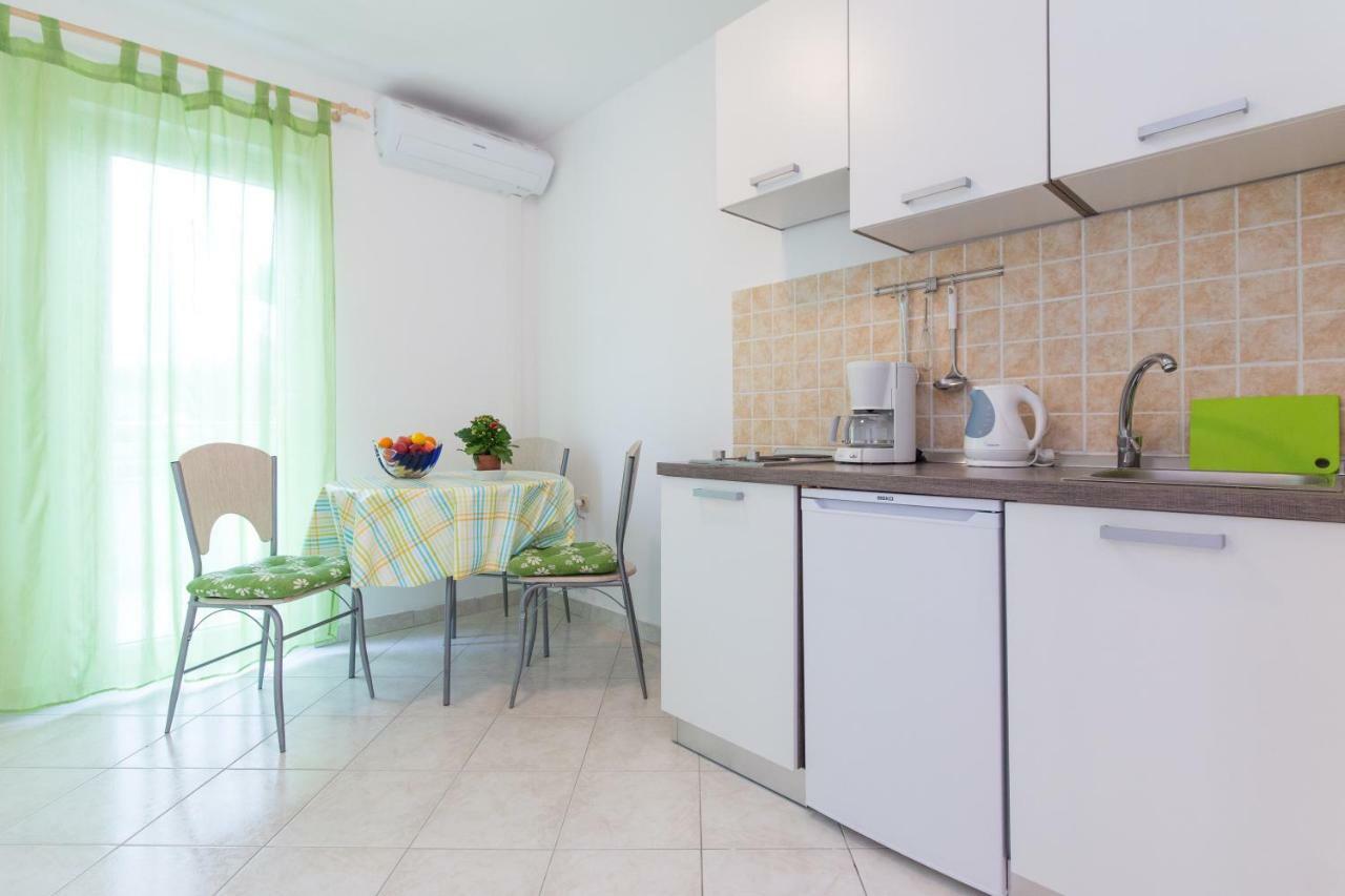 Apartments Karen Krk Town Luaran gambar