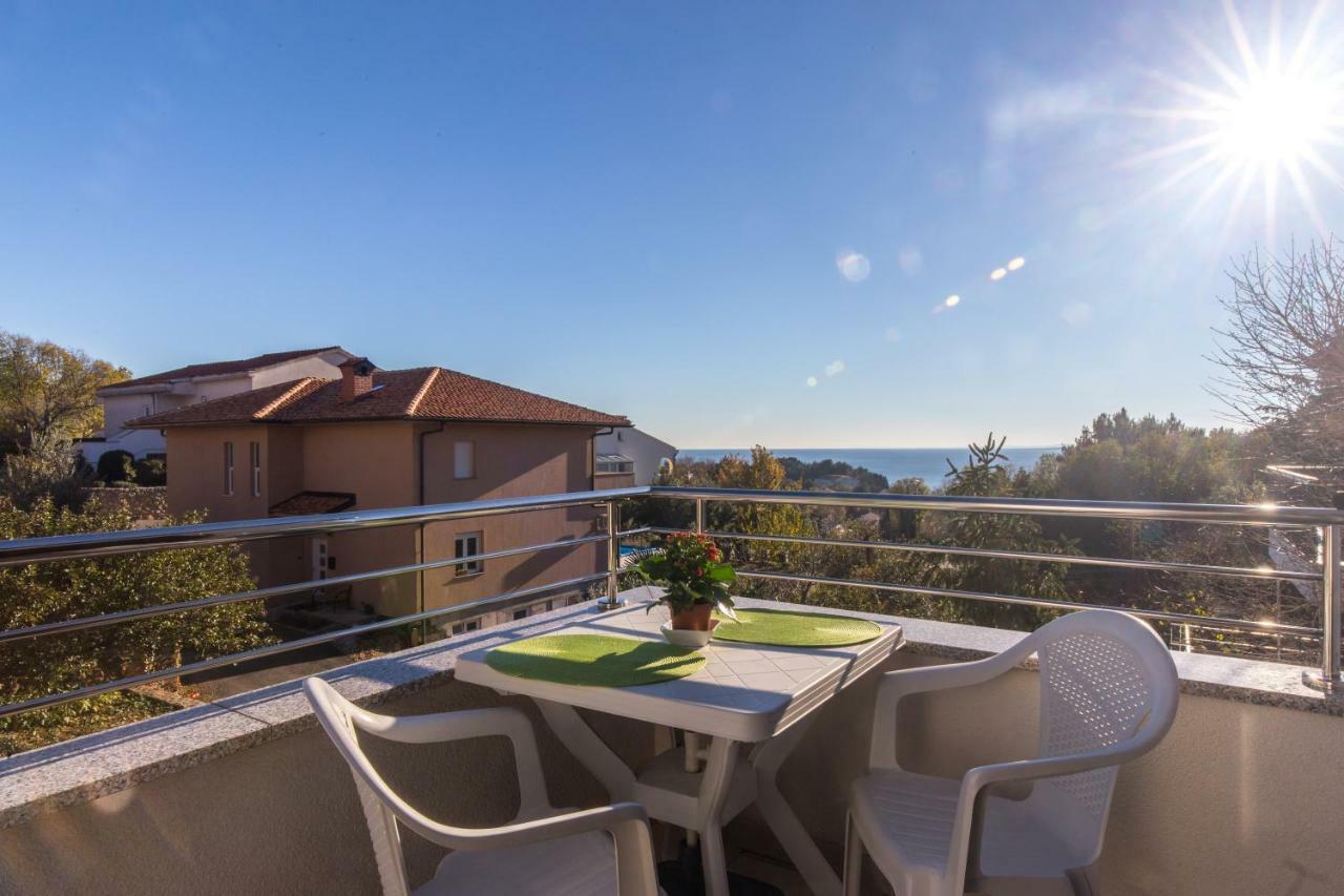 Apartments Karen Krk Town Luaran gambar
